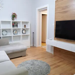 city-center-apartment-niko-04.albaniahotels.org/