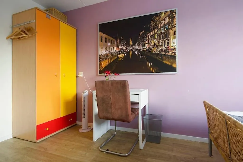 Johan'S B&B, Dakterras & Goedkoop Parkeren - Sinds 2014 Amsterdam 0*,  Netherlands